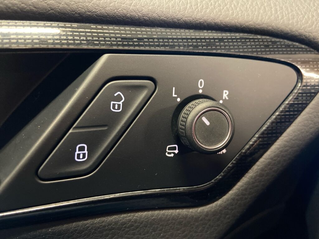 Volkswagen Golf 2019 Valkoinen