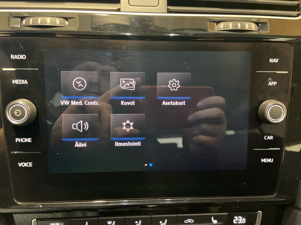 Volkswagen Golf 2019 Valkoinen