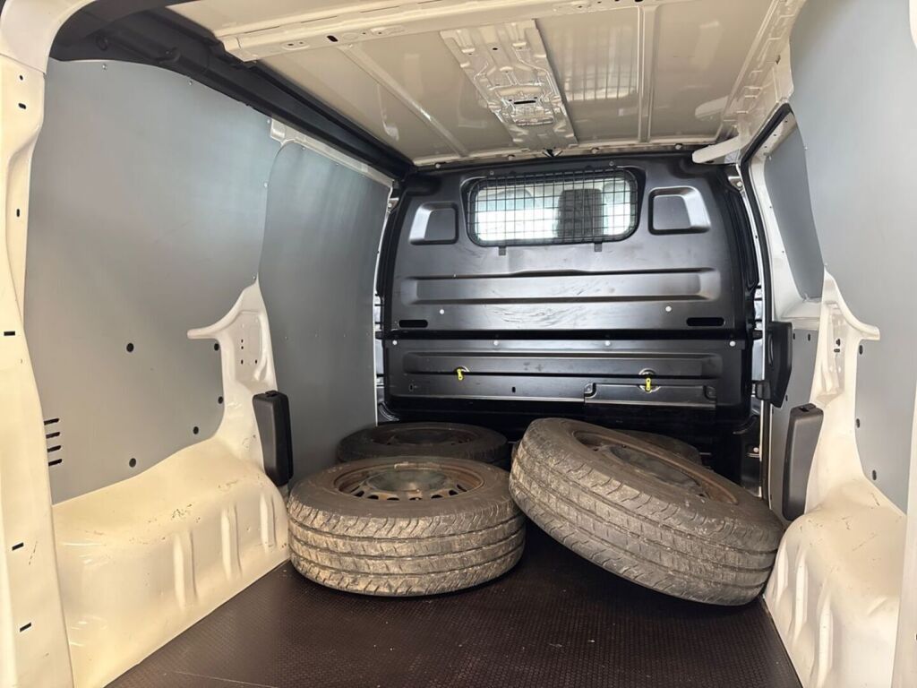 Peugeot Expert 2019 Valkoinen