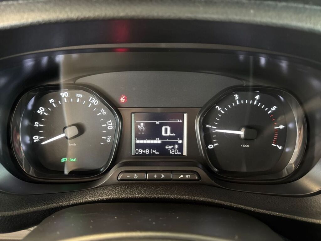 Peugeot Expert 2019 Valkoinen