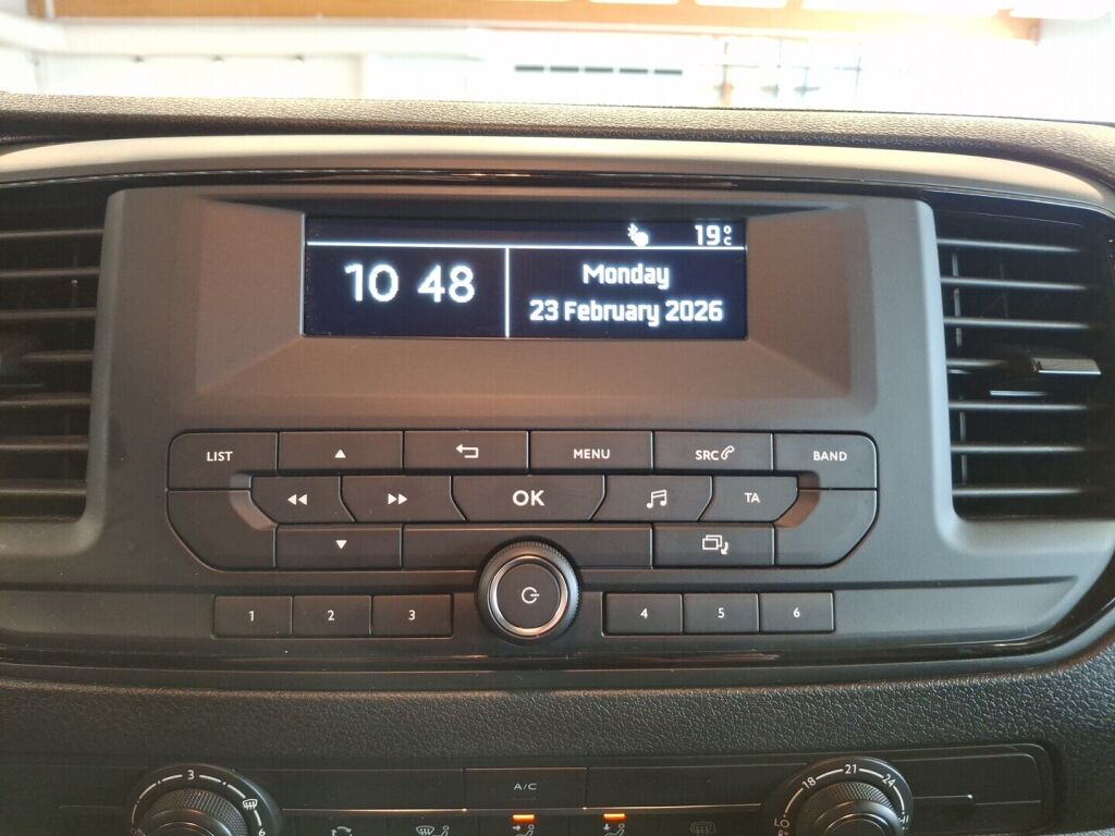 Peugeot Expert 2019 Valkoinen