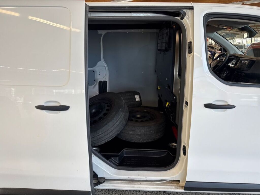 Peugeot Expert 2019 Valkoinen