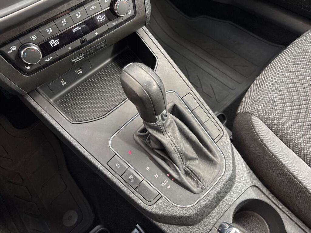 Seat Ibiza 2019 Oranssi