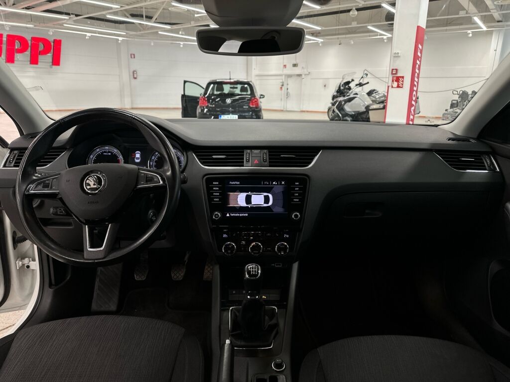 Skoda Octavia 2019 Valkoinen