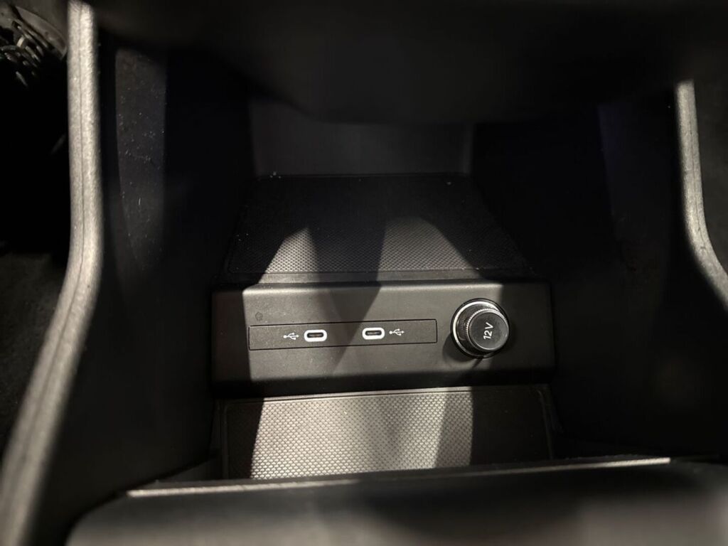 Audi Q4 e-tron 2022 Musta