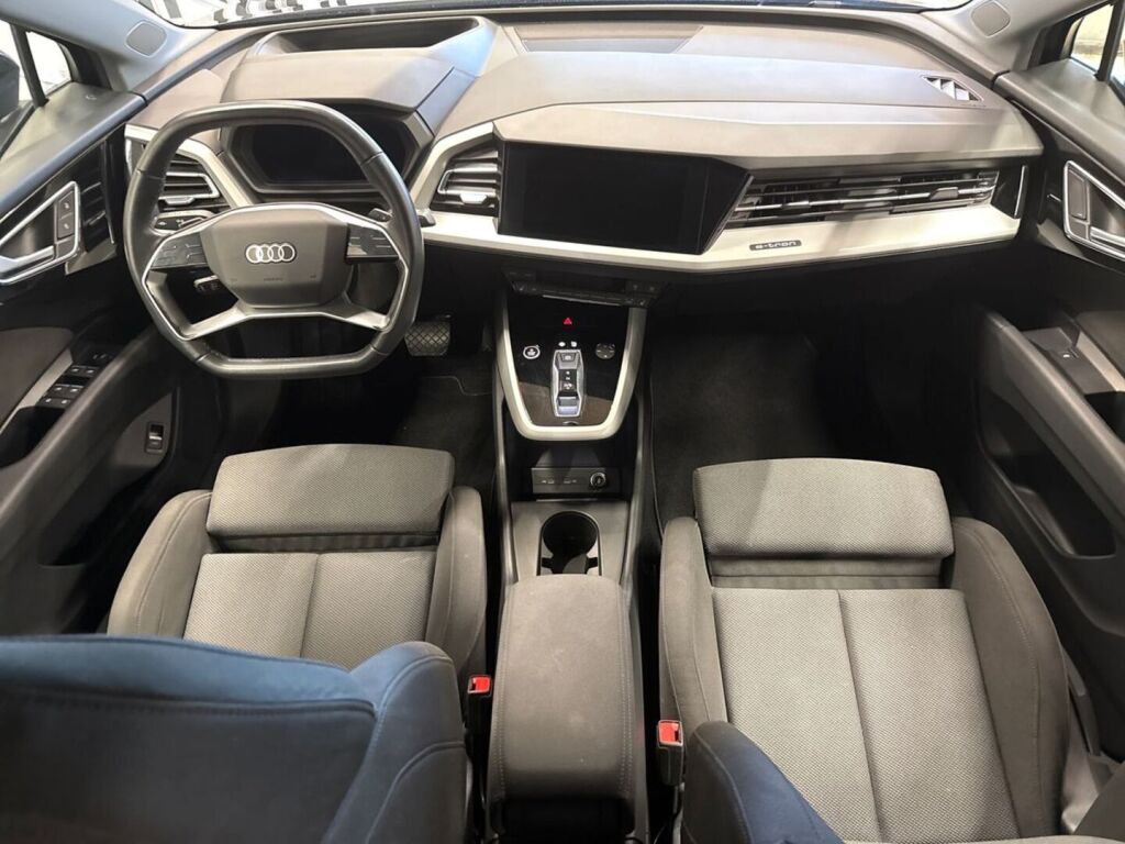 Audi Q4 e-tron 2022 Musta