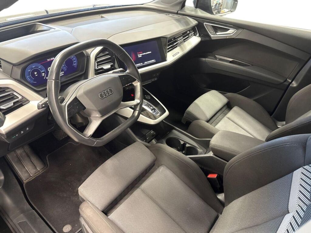 Audi Q4 e-tron 2022 Musta