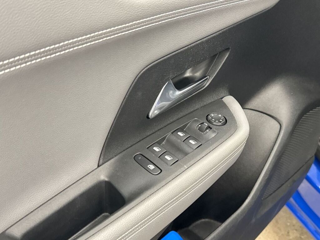 Opel Mokka 2022 Sininen