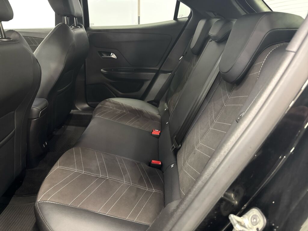 Opel Mokka 2022 Musta