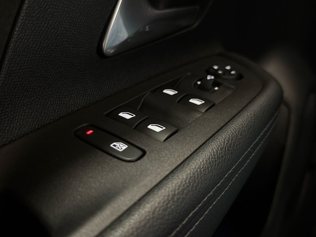 Opel Mokka 2022 Musta