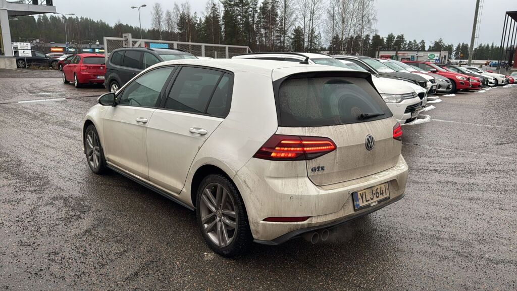 Volkswagen Golf 2018 Valkoinen