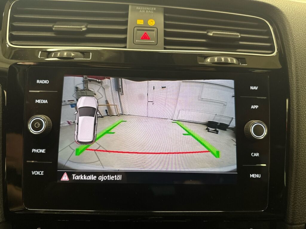 Volkswagen Golf 2018 Valkoinen