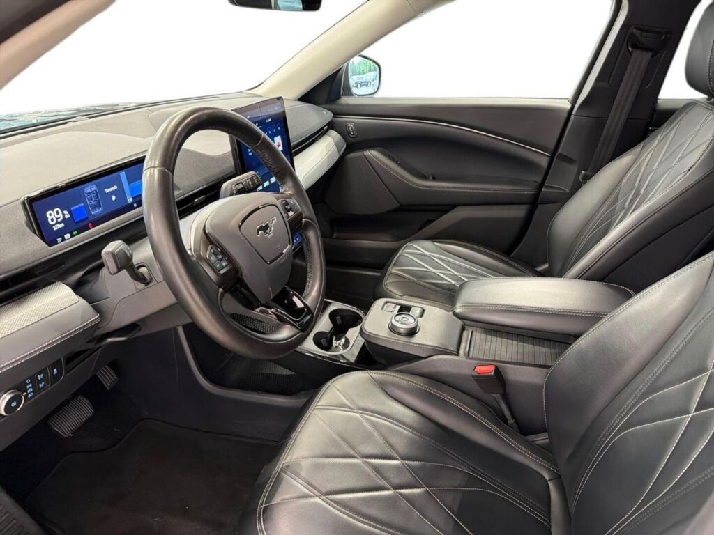 Ford Mustang Mach-E 2022 Musta