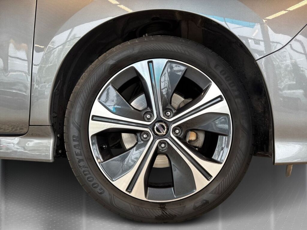 Nissan Leaf 2022 Harmaa