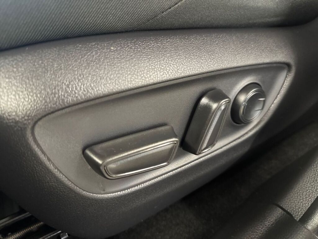 Toyota RAV4 Plug-in 2022 Metallinhohto Sininen