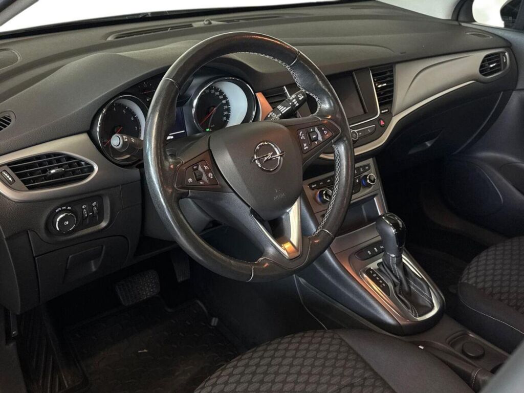 Opel Astra 2022 Hopea