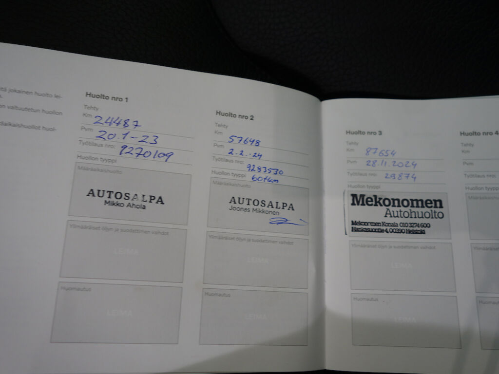 Volvo V60 Cross Country 2022 Musta