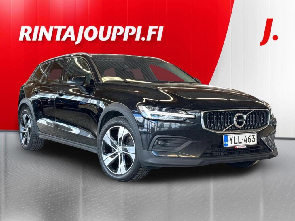 Volvo V60 Cross Country 2022 Musta