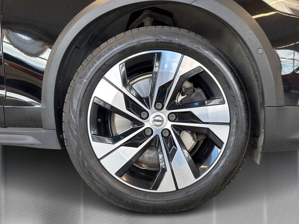 Volvo V60 Cross Country 2022 Musta