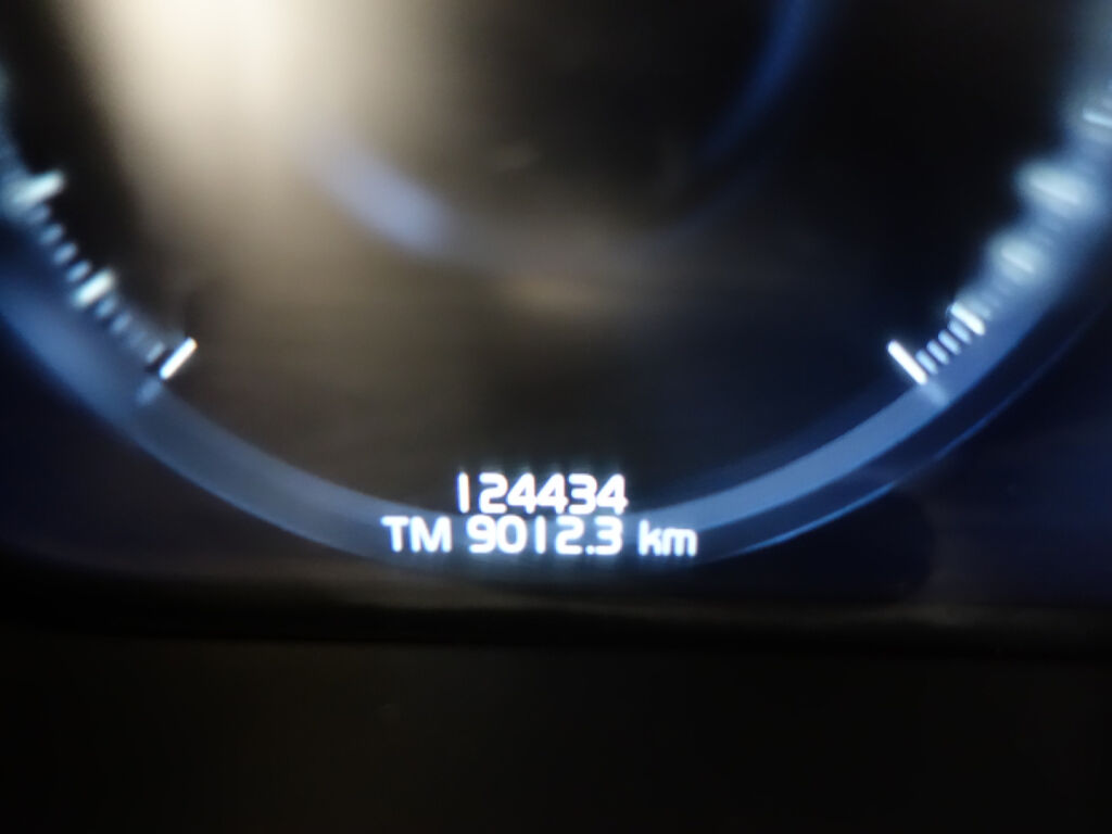 Volvo V60 Cross Country 2022 Musta