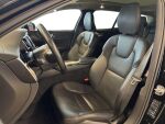 Volvo V60 Cross Country 2022 Musta