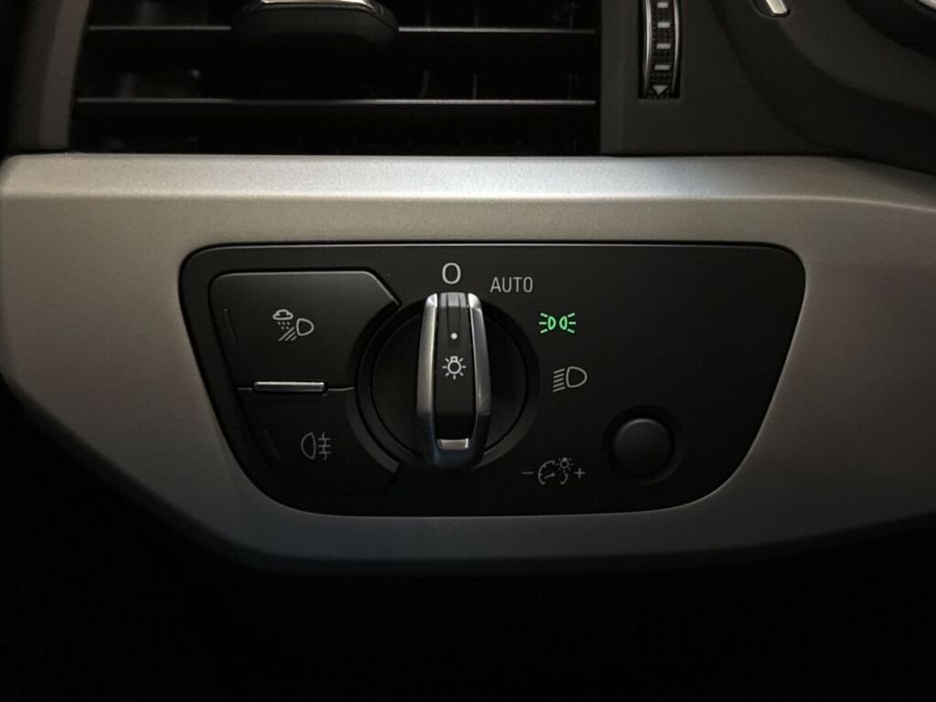 Audi A4 2022 Valkoinen