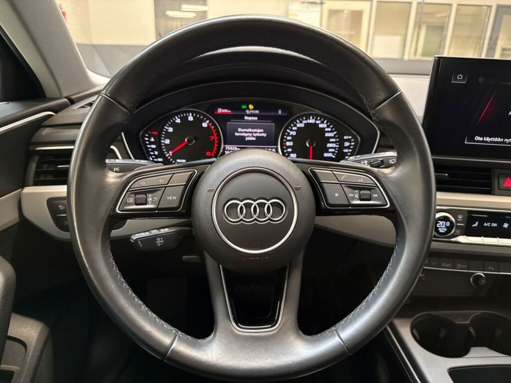 Audi A4 2022 Valkoinen