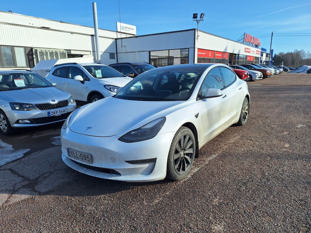 Tesla Model 3 2021 Valkoinen