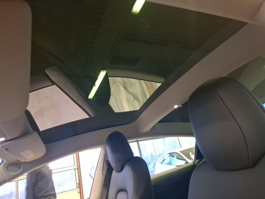 Tesla Model 3 2021 Valkoinen