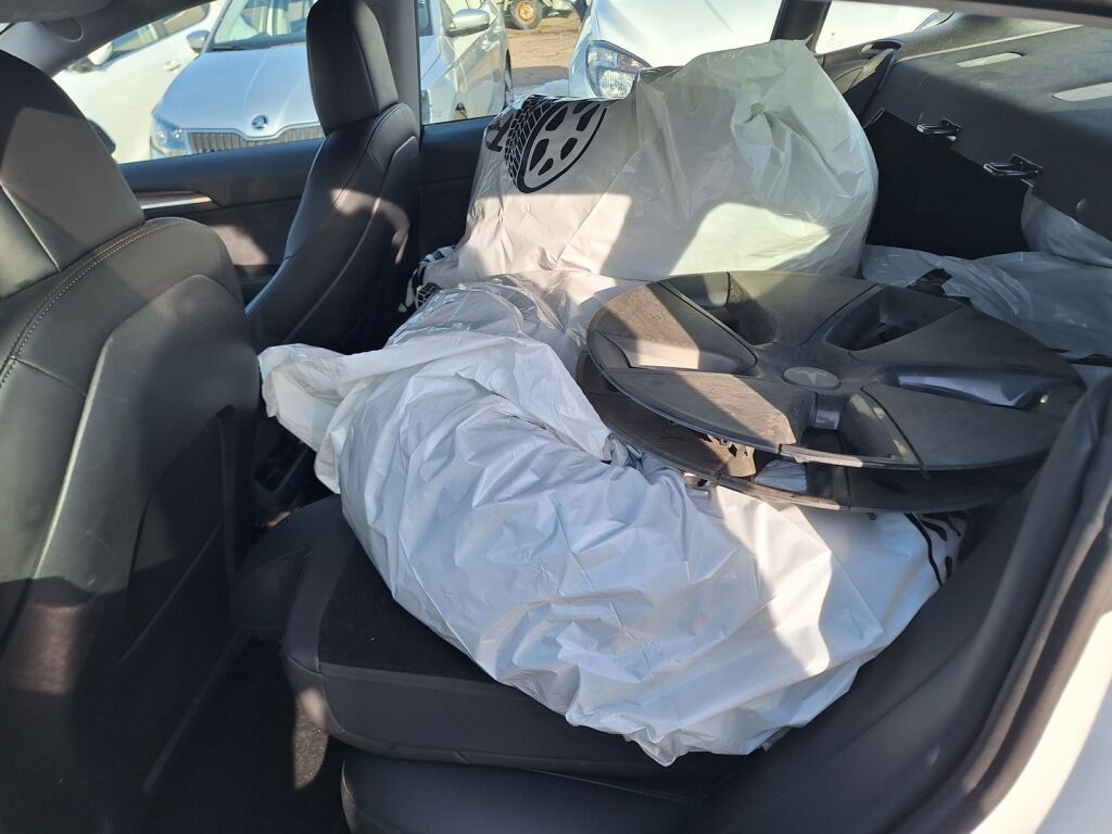 Tesla Model 3 2021 Valkoinen