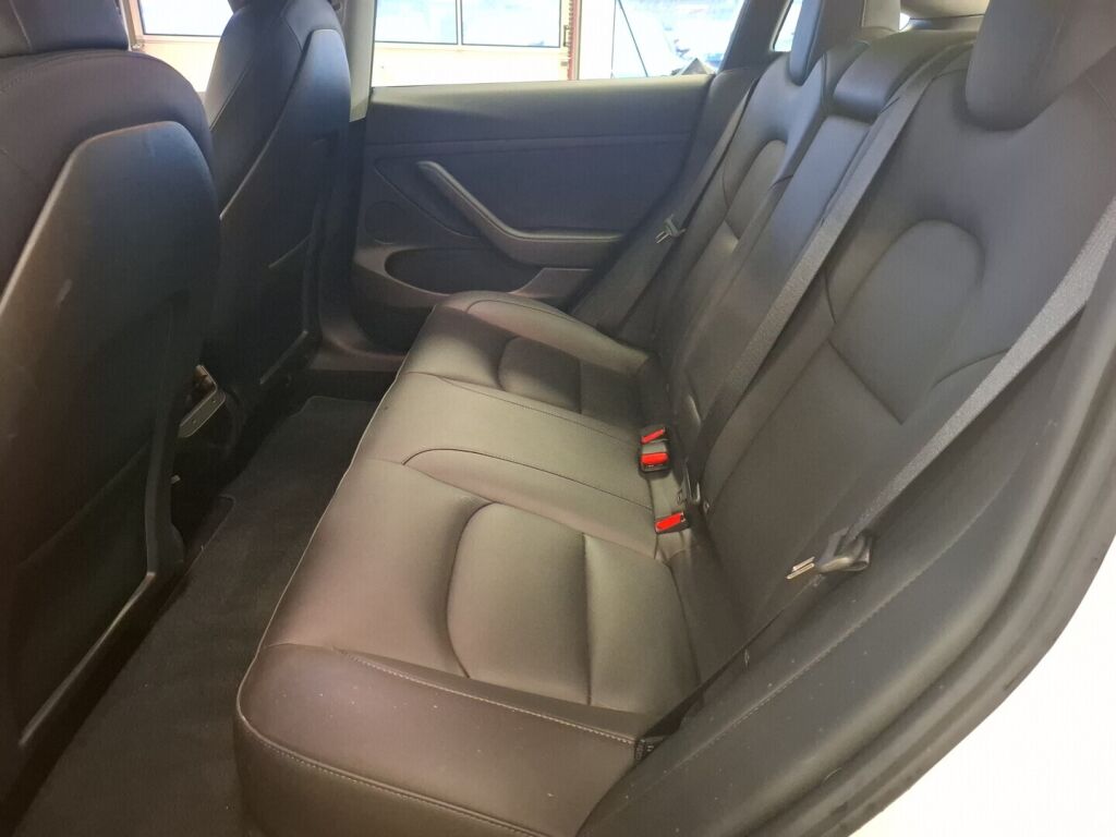 Tesla Model 3 2021 Valkoinen