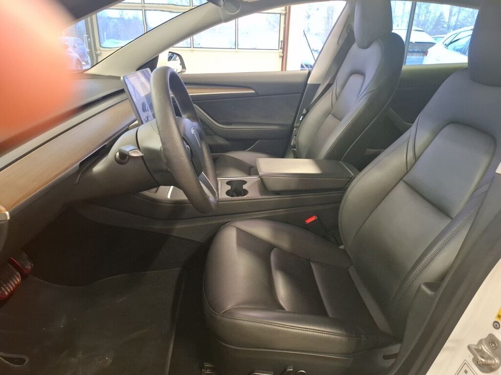 Tesla Model 3 2021 Valkoinen