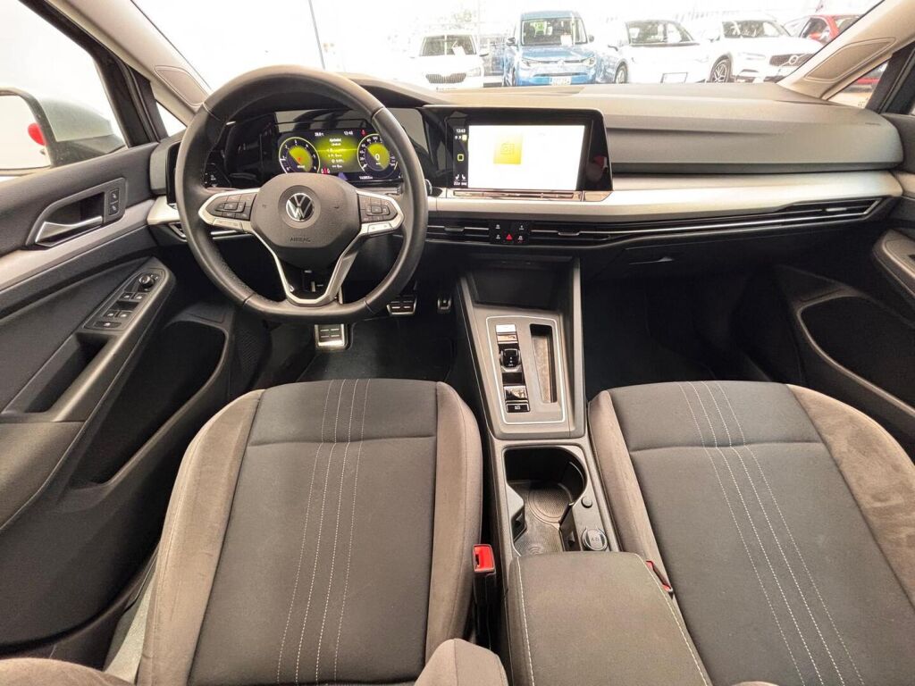 Volkswagen Golf 2022 Harmaa