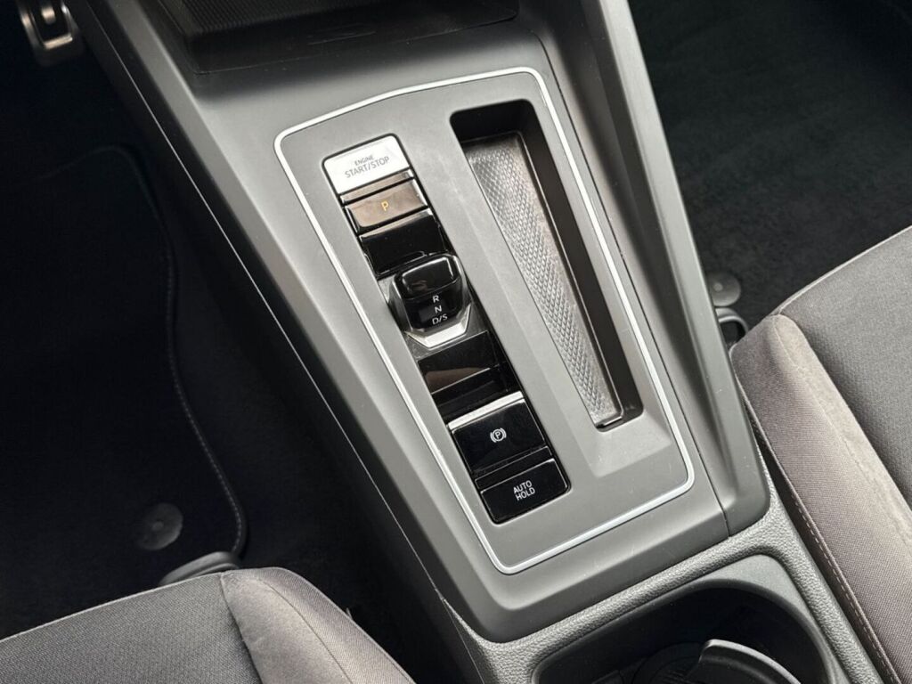 Volkswagen Golf 2022 Harmaa
