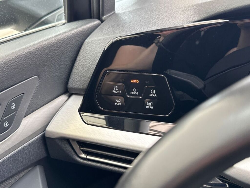 Volkswagen Golf 2022 Harmaa