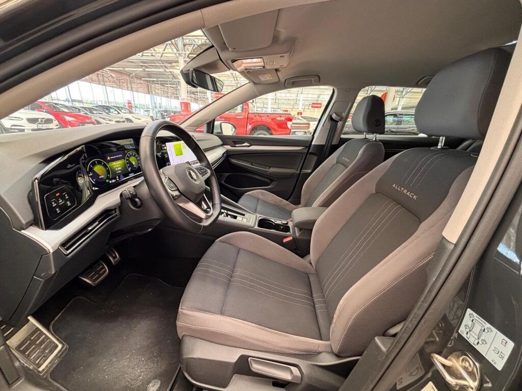 Volkswagen Golf 2022 Harmaa