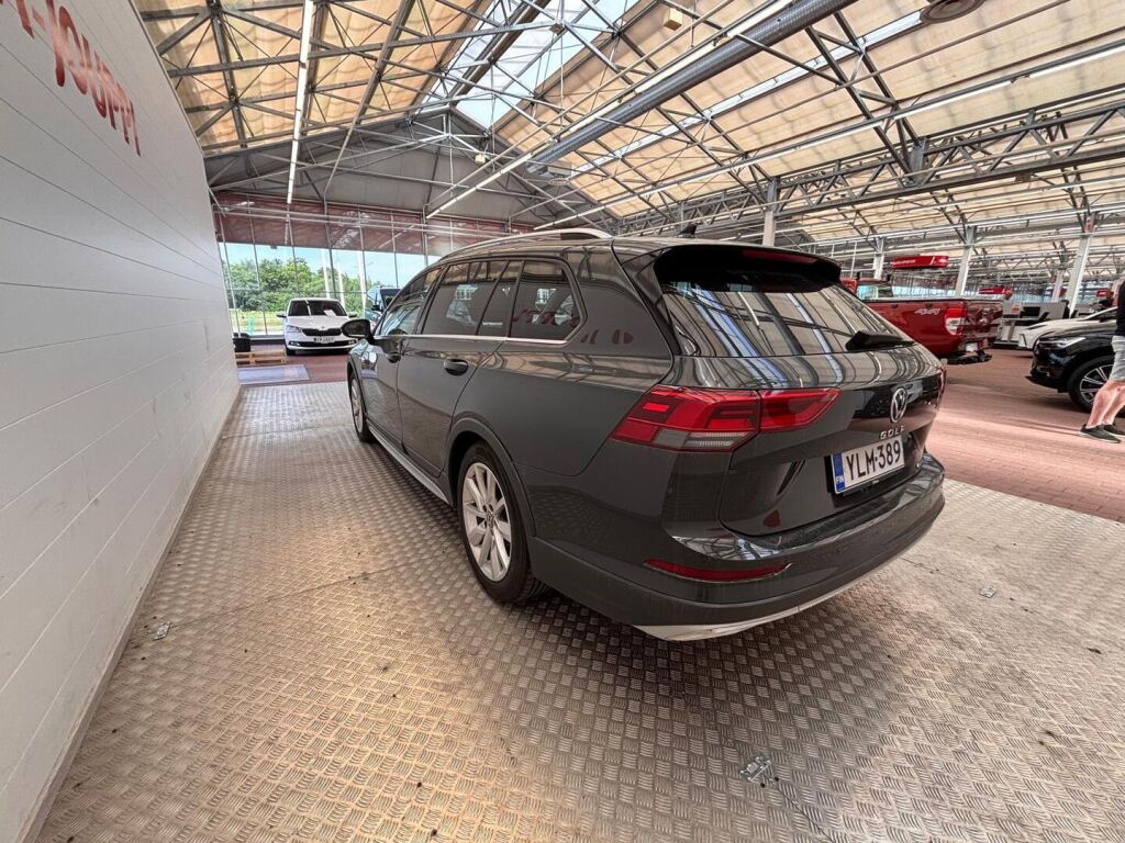 Volkswagen Golf 2022 Harmaa