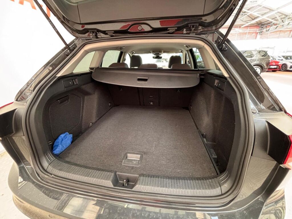 Volkswagen Golf 2022 Harmaa