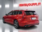 Volvo V60 2021 Punainen