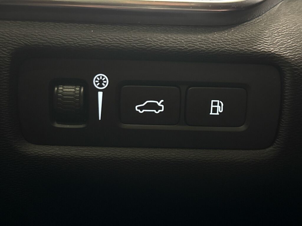 Volvo V60 2021 Punainen