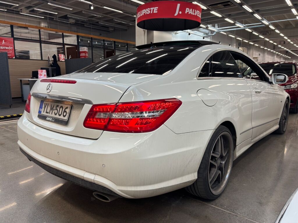 Mercedes-Benz E 2009 Valkoinen
