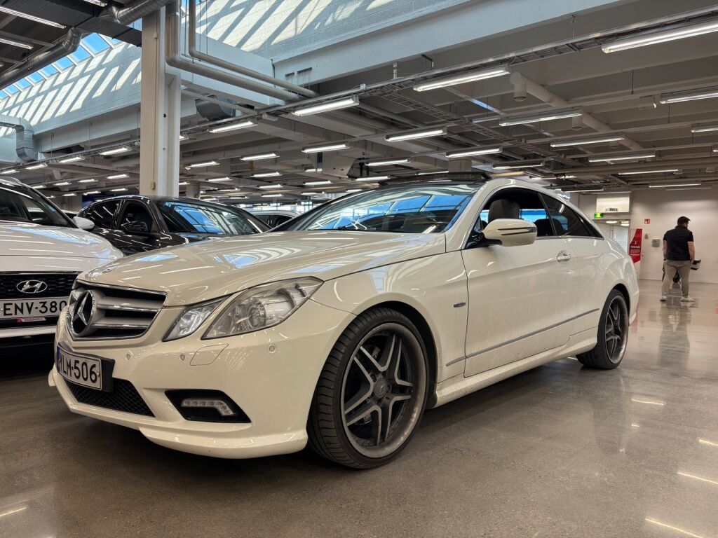 Mercedes-Benz E 2009 Valkoinen