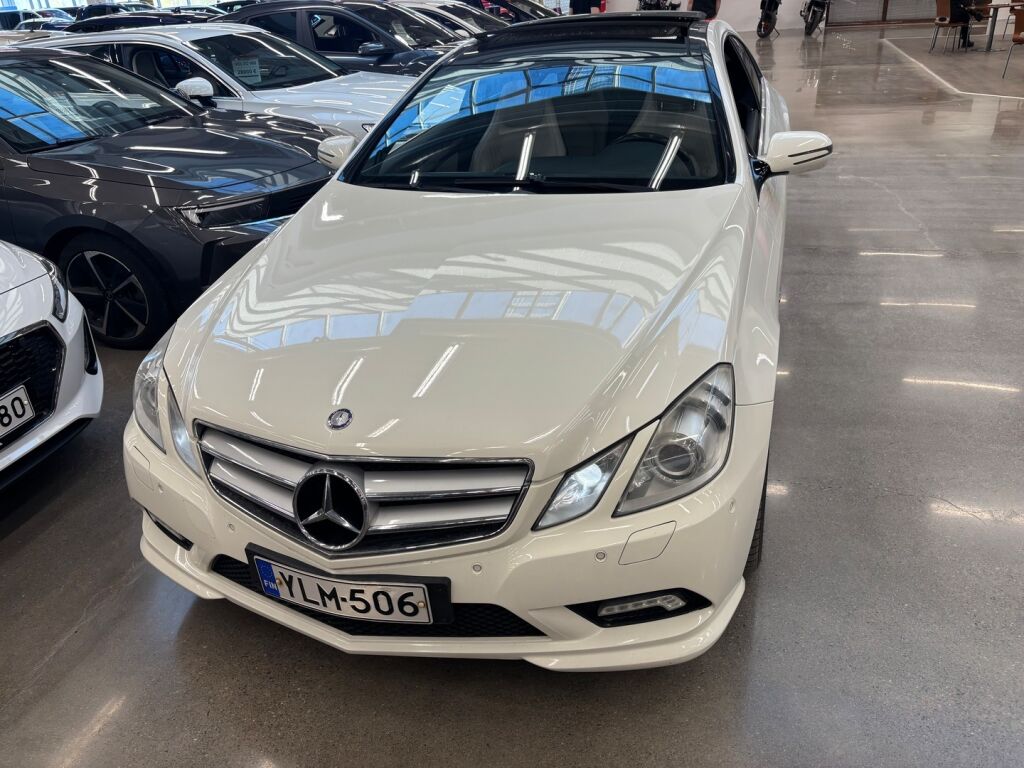 Mercedes-Benz E 2009 Valkoinen