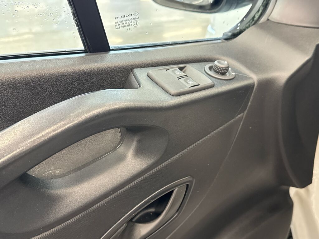 Renault Trafic 2022 Valkoinen