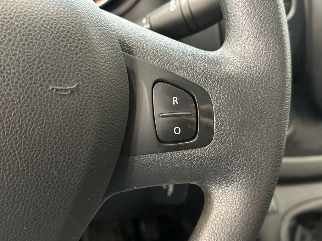 Renault Trafic 2022 Valkoinen