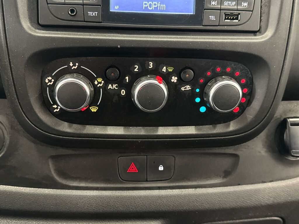 Renault Trafic 2022 Valkoinen