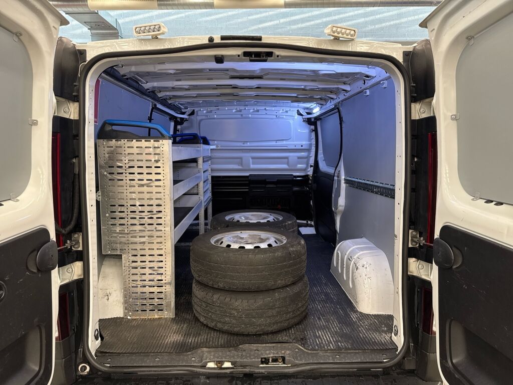 Renault Trafic 2022 Valkoinen