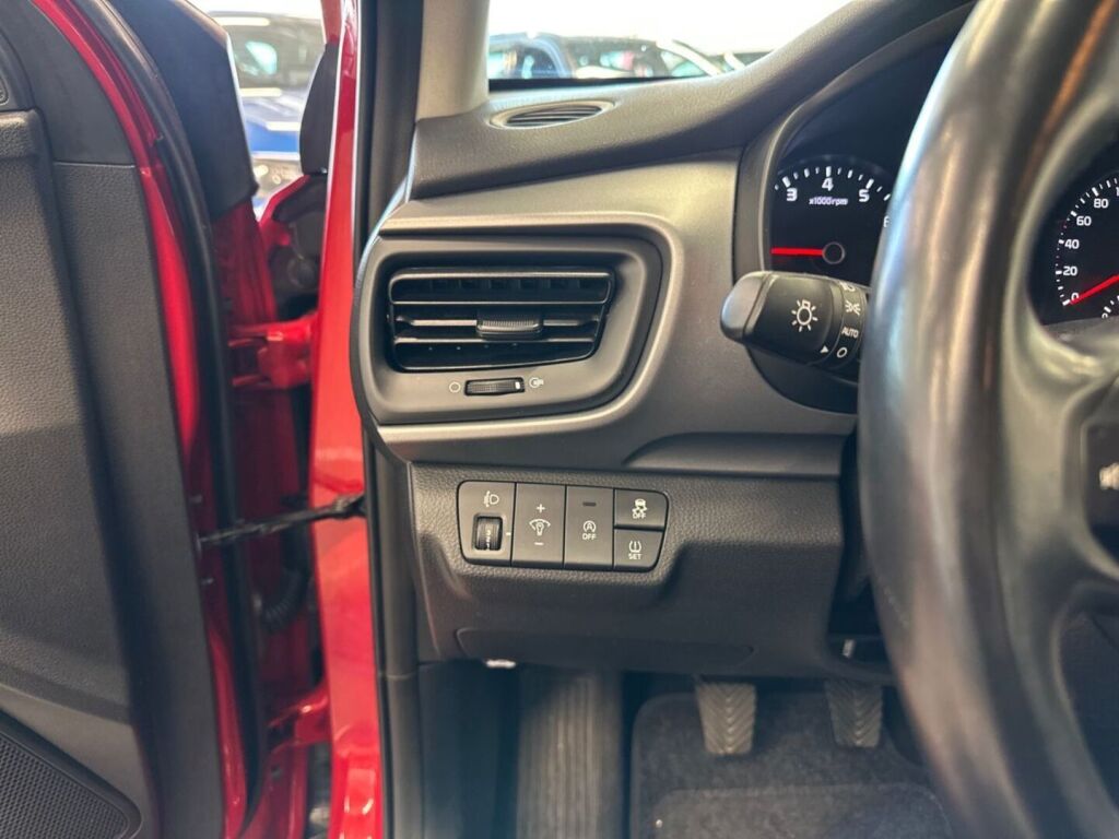 Kia Stonic 2022 Punainen