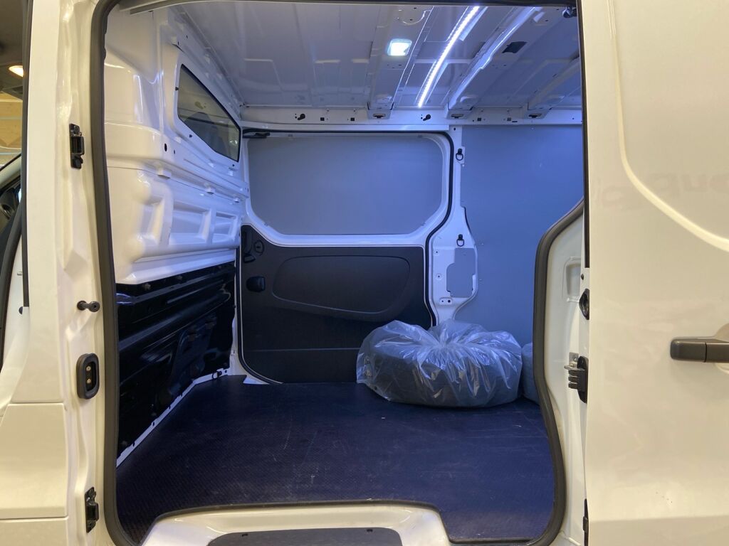 Renault Trafic 2022 Valkoinen