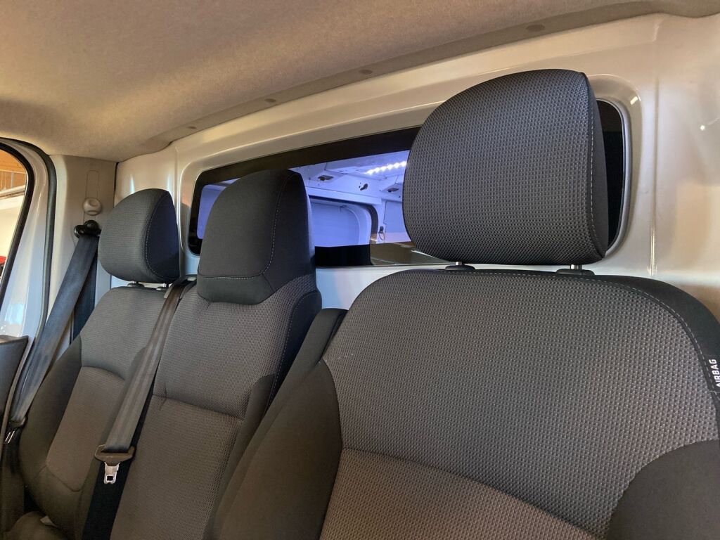 Renault Trafic 2022 Valkoinen